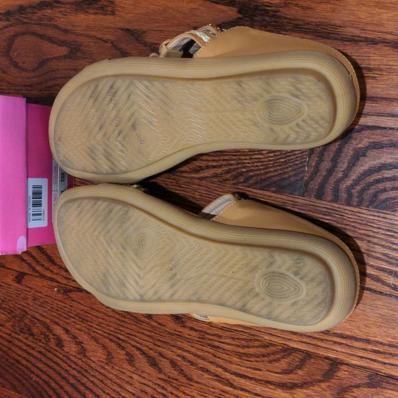 Sandals - Picture 3 of 4